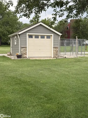 14303 Raven Avenue Mason City IA 50401