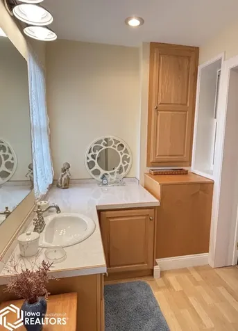 716 Orchard Place Fairfield IA 52556