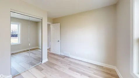 1105 W Adams Avenue Fairfield IA 52556