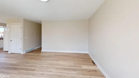 1105 W Adams Avenue Fairfield IA 52556