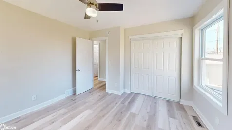 1105 W Adams Avenue Fairfield IA 52556