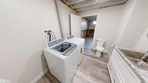 1105 W Adams Avenue Fairfield IA 52556