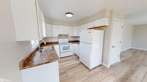 1105 W Adams Avenue Fairfield IA 52556