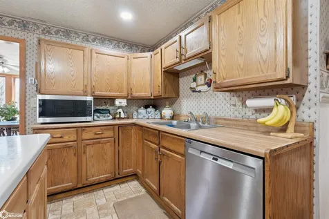 2745 Pickering Drive Marshalltown IA 50158