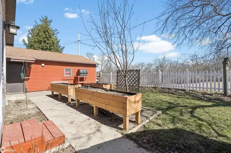 2745 Pickering Drive Marshalltown IA 50158
