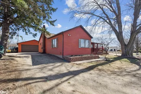 2745 Pickering Drive Marshalltown IA 50158