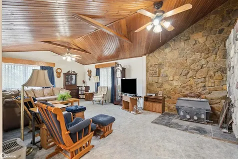 2745 Pickering Drive Marshalltown IA 50158
