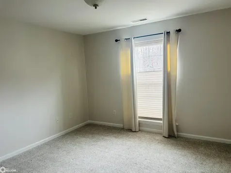 1404 Orchard Meadow Drive Burlington IA 52601