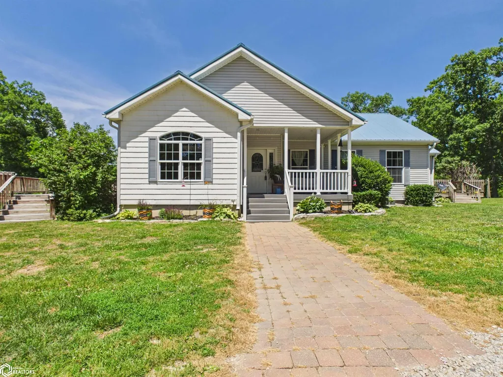 2461 Carbide Lane Keokuk IA 52632