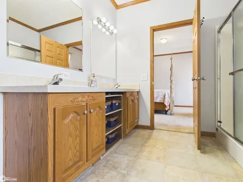 2461 Carbide Lane Keokuk IA 52632
