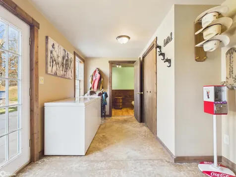 2461 Carbide Lane Keokuk IA 52632