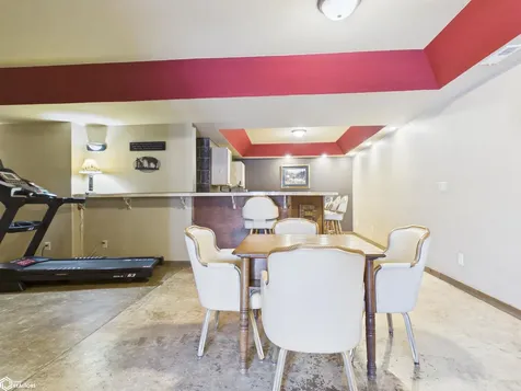 2461 Carbide Lane Keokuk IA 52632
