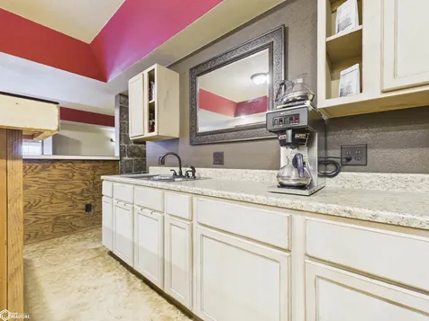 2461 Carbide Lane Keokuk IA 52632