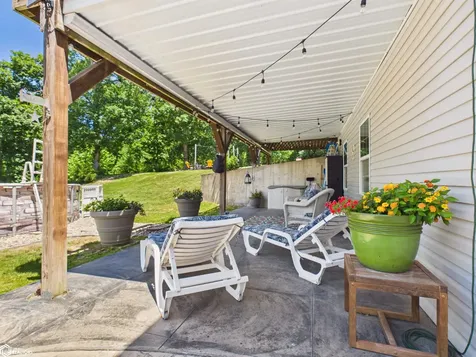 2461 Carbide Lane Keokuk IA 52632