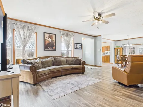 2461 Carbide Lane Keokuk IA 52632