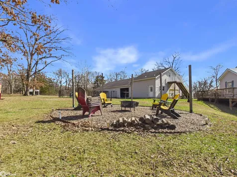 2461 Carbide Lane Keokuk IA 52632
