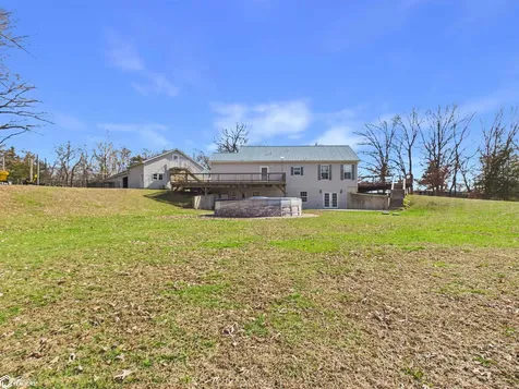 2461 Carbide Lane Keokuk IA 52632