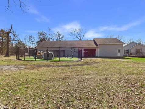 2461 Carbide Lane Keokuk IA 52632