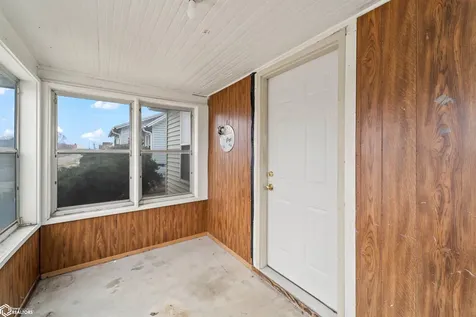 411 Swayze Street Marshalltown IA 50158