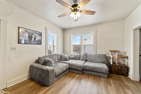 411 Swayze Street Marshalltown IA 50158