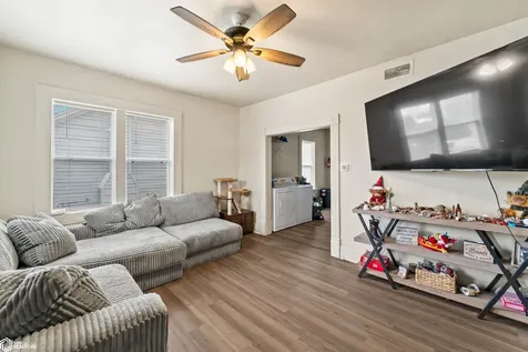 411 Swayze Street Marshalltown IA 50158