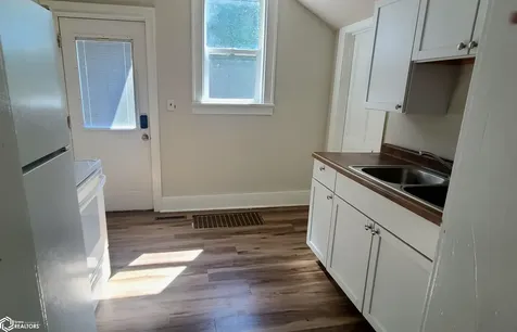 302 K Avenue Oskaloosa IA 52577
