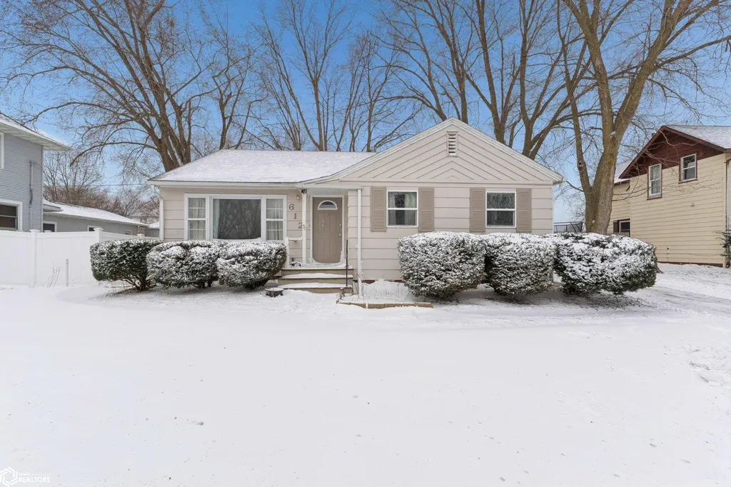 612 Central Avenue E Clarion IA 50525