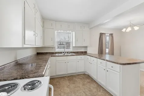 612 Central Avenue E Clarion IA 50525