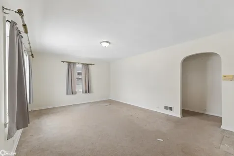 612 Central Avenue E Clarion IA 50525