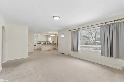 612 Central Avenue E Clarion IA 50525