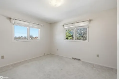 203 E Ogden Street Montezuma IA 50171