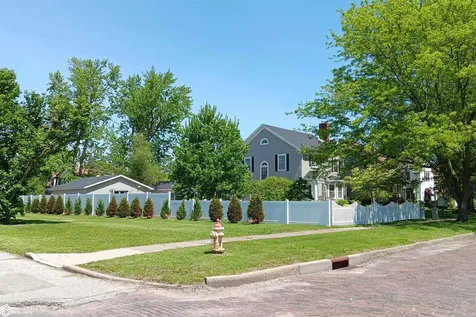 121 Vogel Avenue Ottumwa IA 52501
