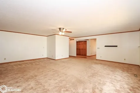 201 N Chestnut Winfield IA 52659