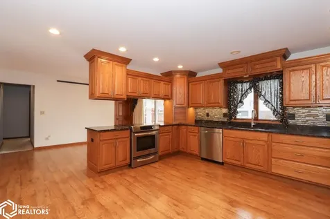 201 N Chestnut Winfield IA 52659