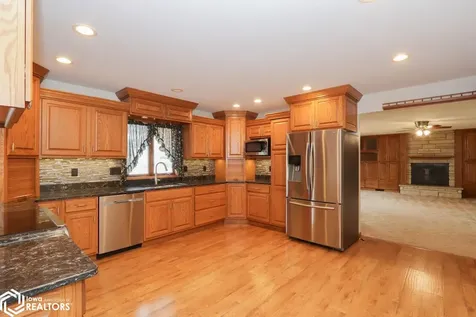 201 N Chestnut Winfield IA 52659