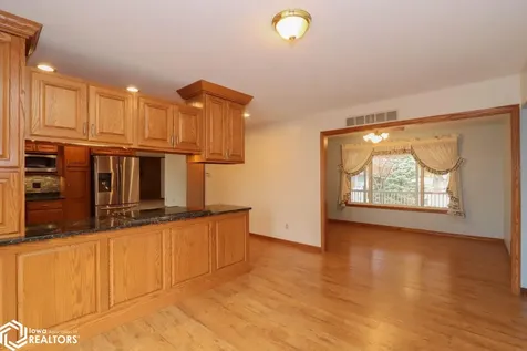 201 N Chestnut Winfield IA 52659