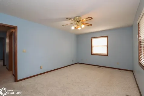 201 N Chestnut Winfield IA 52659