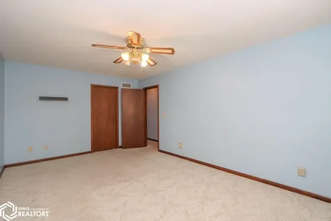 201 N Chestnut Winfield IA 52659