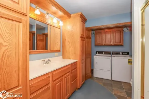 201 N Chestnut Winfield IA 52659