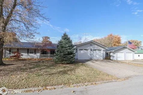 201 N Chestnut Winfield IA 52659