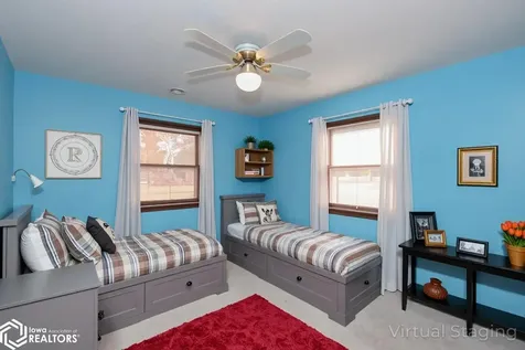 201 N Chestnut Winfield IA 52659