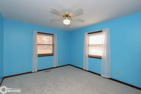 201 N Chestnut Winfield IA 52659