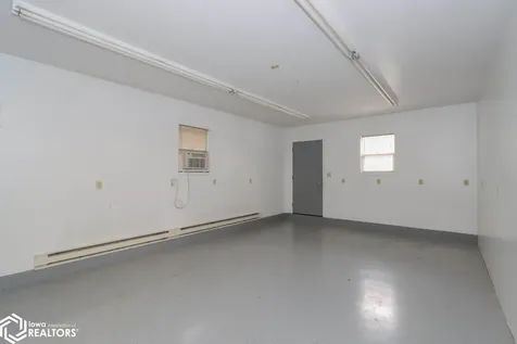 201 N Chestnut Winfield IA 52659