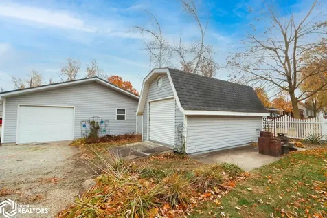 201 N Chestnut Winfield IA 52659