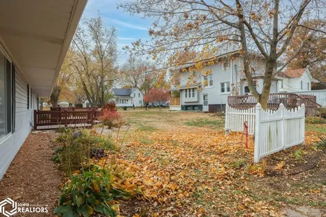 201 N Chestnut Winfield IA 52659