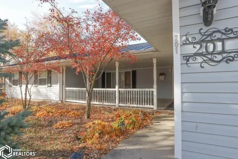 201 N Chestnut Winfield IA 52659