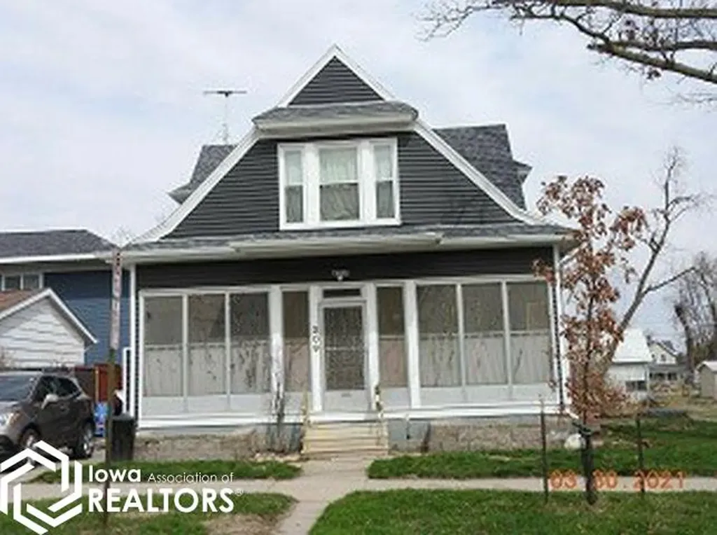 309 Summit Street Marshalltown IA 50158