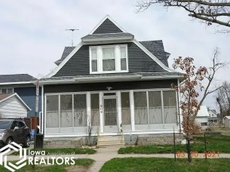 309 Summit Street Marshalltown IA 50158