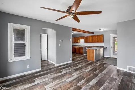 415 College Hill Avenue Oskaloosa IA 52577