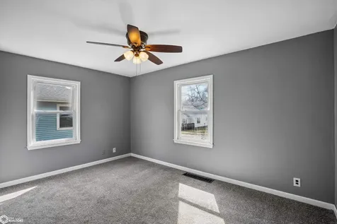 415 College Hill Avenue Oskaloosa IA 52577